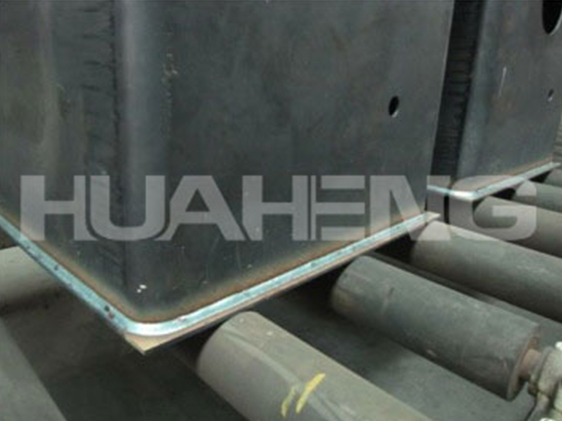 挖掘機(jī)-油箱